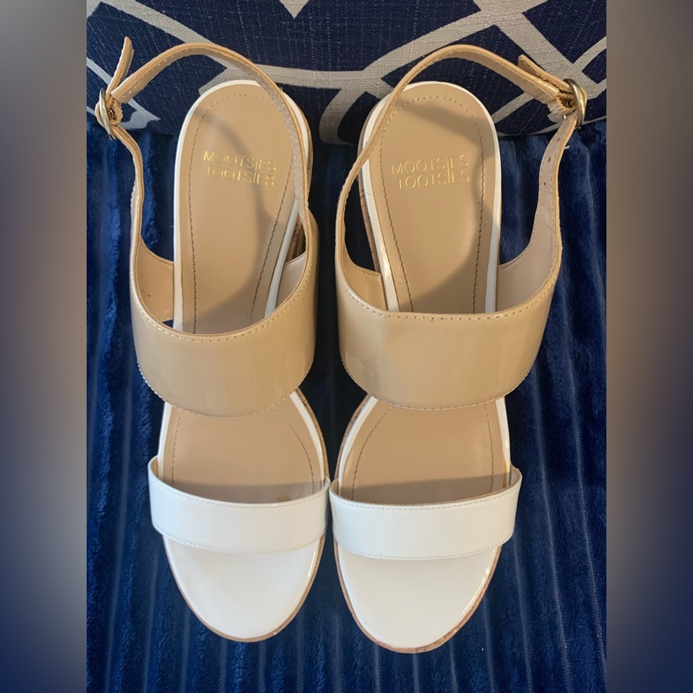 Sandals with wedge heels and adjustable ankle strap - Picture 2 of 7